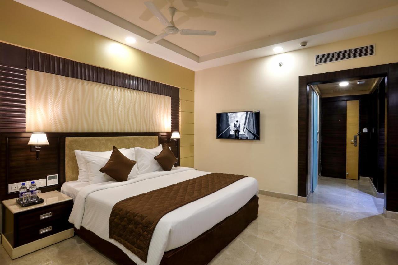 Hotel Aadithya Ченнаї Екстер'єр фото